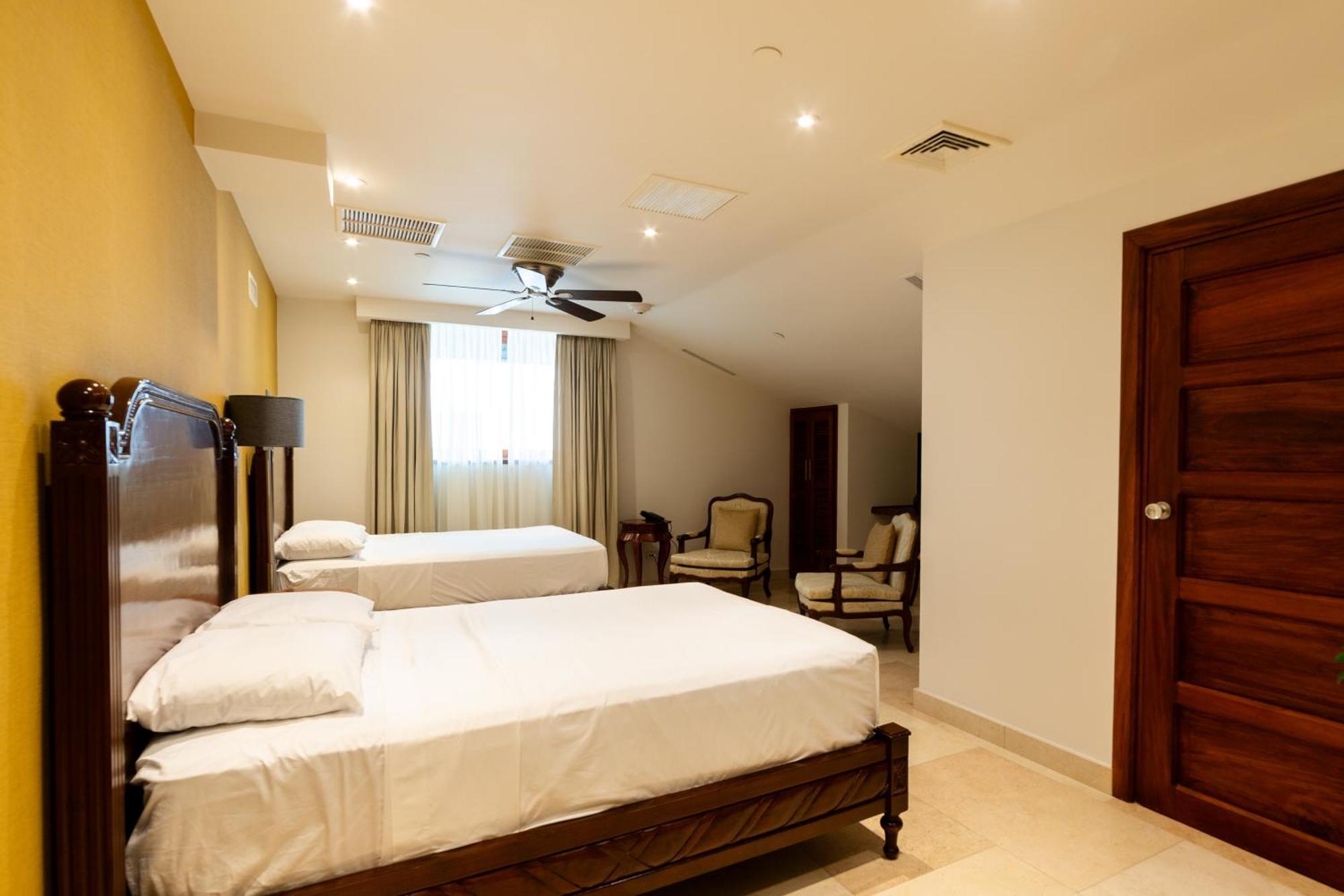 Hotel Plaza Herrera Panama  Extérieur photo